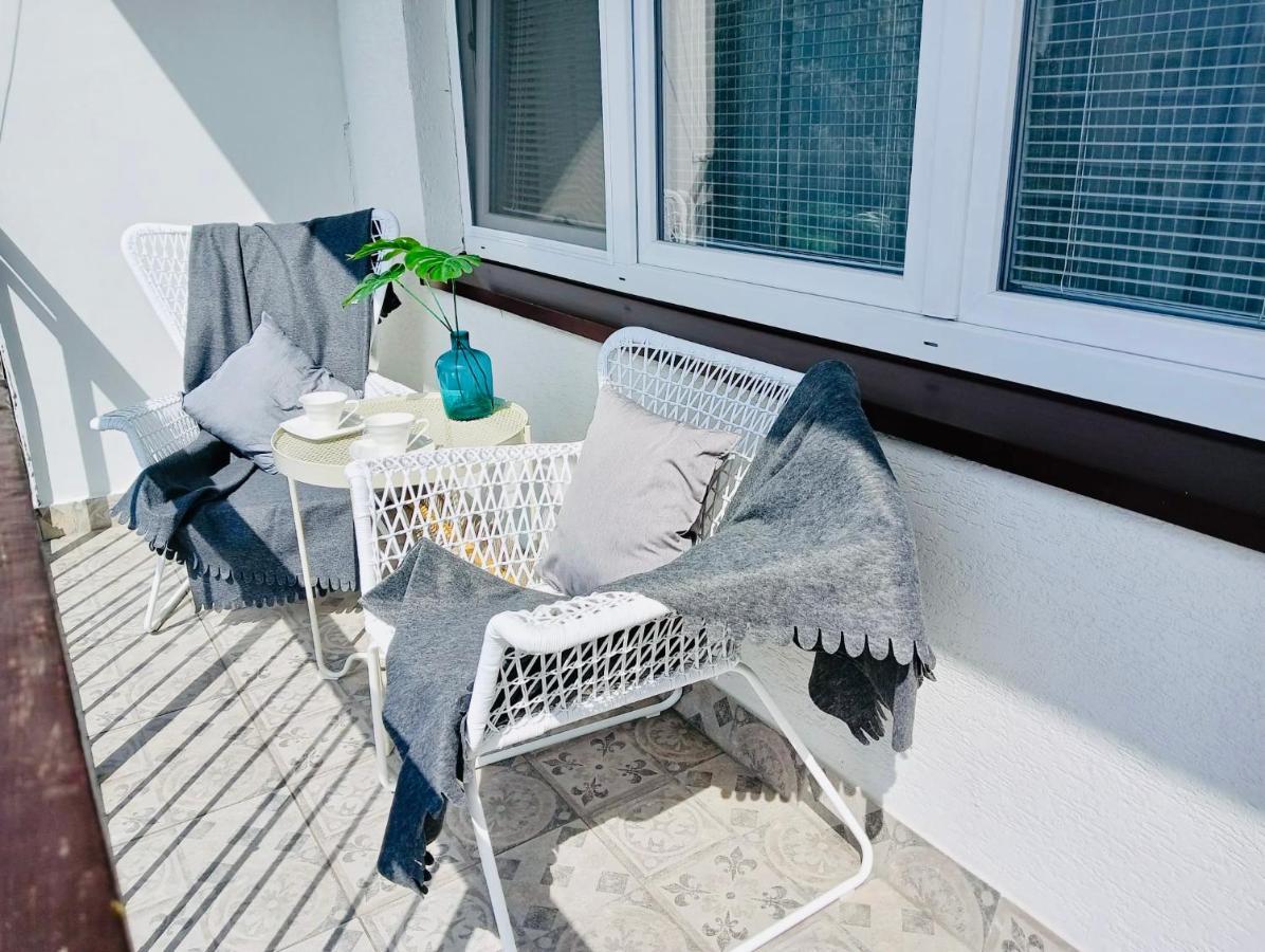 San Riverbank Apartment Przemyśl Esterno foto